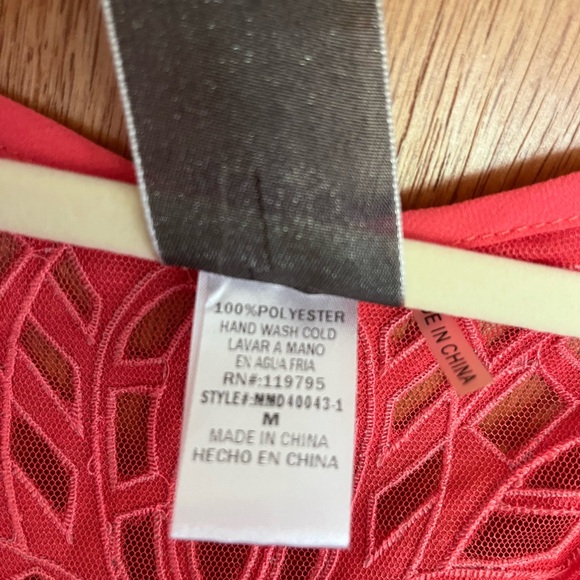 Sheer long sleeve coral top - Picture 3 of 4